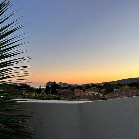 Sunny Dreams : De Plain-pied, Vue Mer La Ciotat